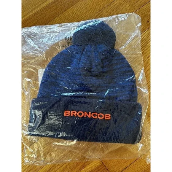 Denver Broncos Knit Hat Fanatics Branded Defender Cuffed Pom Navy Blue New - Picture 4 of 4